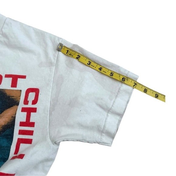 Red Hot Chili Peppers Graphic T-Shirt - Picture 6 of 7